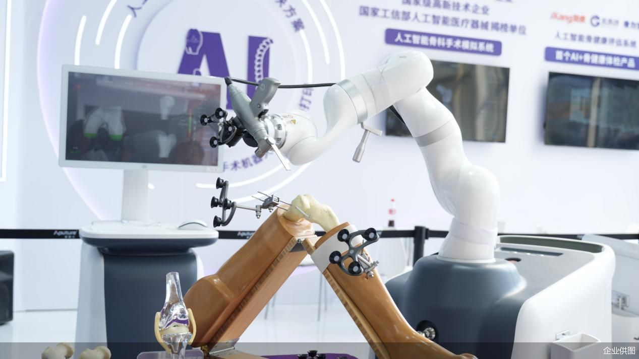 对话长木谷医疗张逸凌：AI+机器人让优质医疗跨越时空壁垒